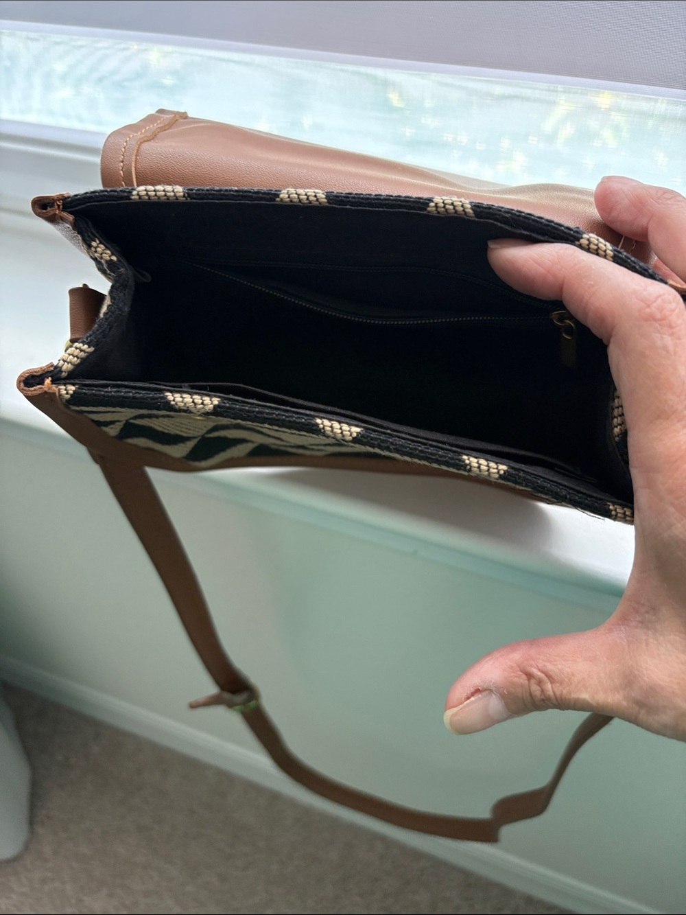 Brown Geometric Crossbody Bag with Gold Hardware - Picture 4 of 8